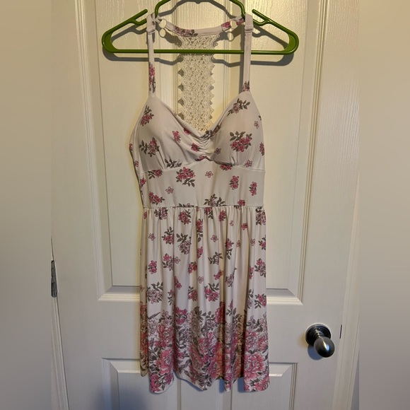 Ardene Summer Dress with Lace Detail Back - Small - Picture 1 of 3